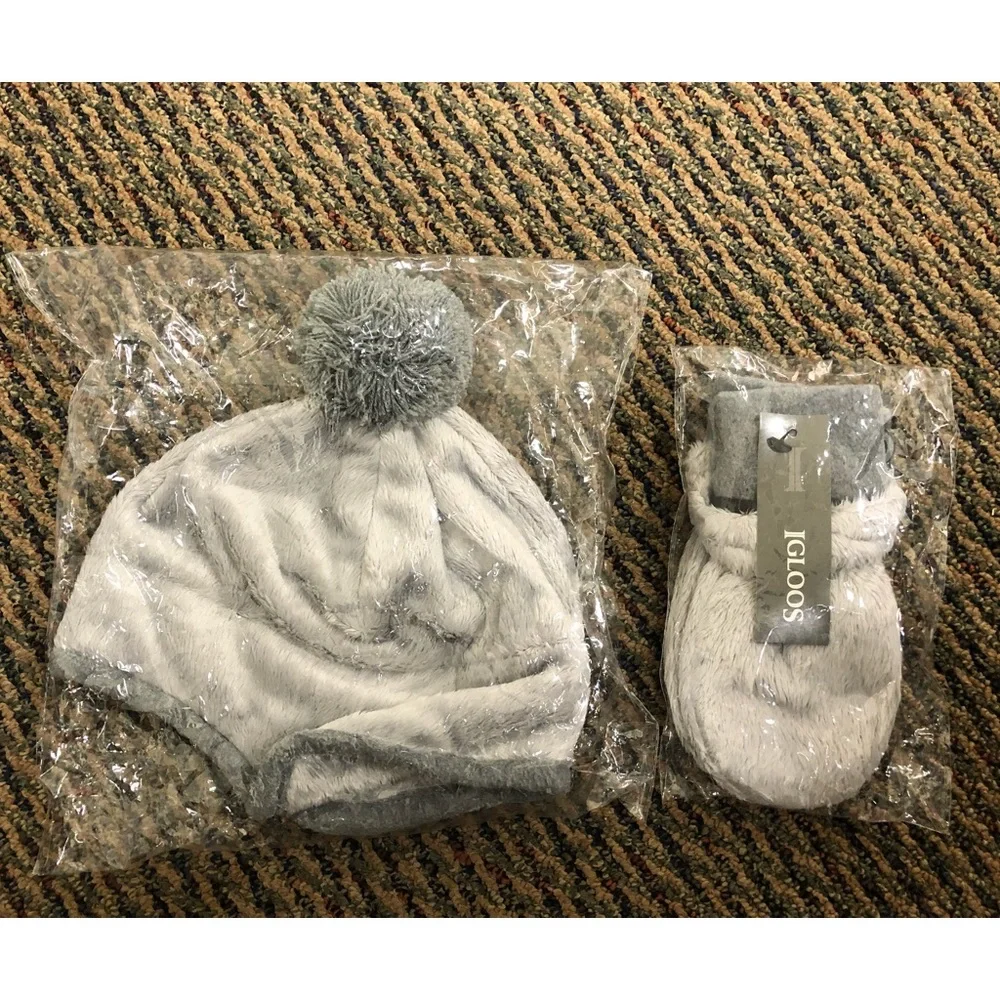 NIP IGLOOS Children’s Gray Cap & Mitten Gloves Set Size 2T-4T